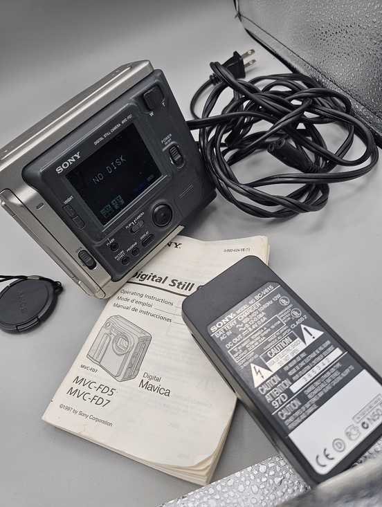 Sony Other - Sony Mavica MVC-FD7 Retro Floppy Disk Digital Camera 10x Zoom TESTED w/ Charger